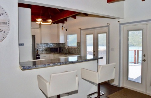 Peterborg Villa | Secluded peterborg Villa-July 4 open! Enjoy sweeping views of Magens bay