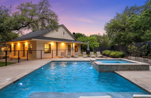 Crawford Apartment | Secluded Poolside Getaway where Boutique Hotel Vibes meet Nature