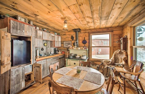 Putnam County Cabin | Secluded Powersville Cabin: 25 Mi to Lake Paho!