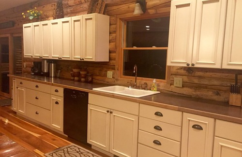 Cambridge Cabin | Secluded, Private 5000 Square Foot Luxury Lodge Located On 20 Wooded Acres.