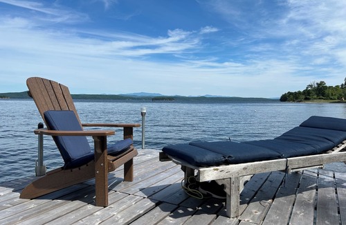 South Hero Cottage | Secluded & Private Lakefront Cottage–Awesome Views–Peace & Quiet