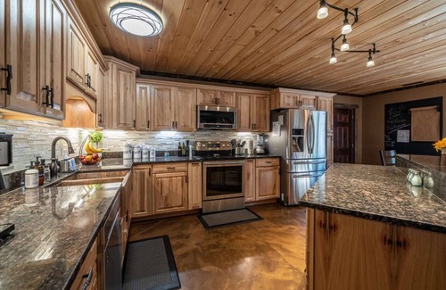 Ste Genevieve House | Secluded Private Cabin with Pool, hot tub, fireplace & so much more