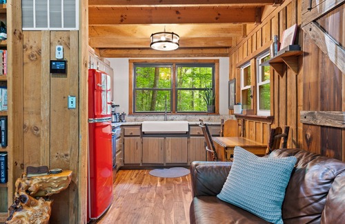 Campton Cabin | Secluded Red River Gorge Pet-Friendly Cabin on 6 acres