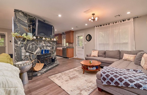 Mayo House | Secluded renovated 3/2 country home with view