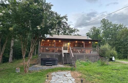 Cosby House | Secluded - Renovated Cabin - Enjoy Peace & Quiet