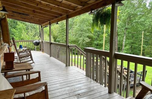 Cosby House | Secluded - Renovated Cabin - Enjoy Peace & Quiet