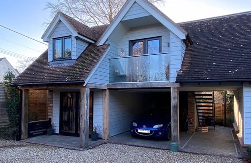 West Mersea Apartment | Secluded Retreat - in the heart of the Anchorage