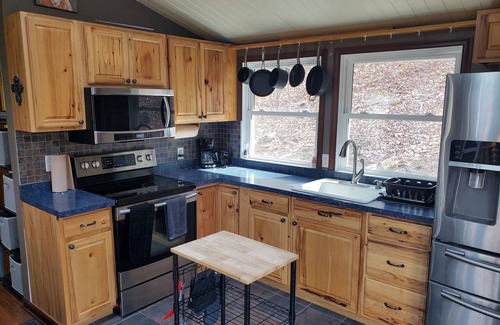 Fishers Hill House | Secluded River Cabin Getaway (Masten Cabin)