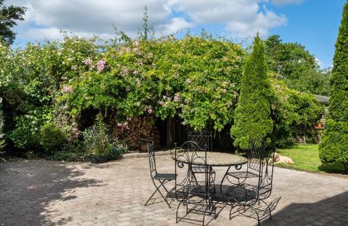 Ballynacarrigy House | Secluded riverside farmhouse close to Center Parcs