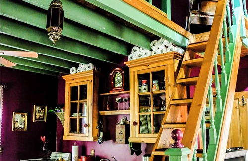 Eureka Springs Historic District Cottage | Secluded Romantic Dollhouse BnB in Downtown Historic District