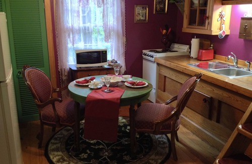 Eureka Springs Historic District Cottage | Secluded Romantic Dollhouse BnB in Downtown Historic District