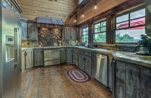 Morganton Cabin | Secluded Serenity- Breathtaking Views | Master on Main | Outdoor Fireplace with TV