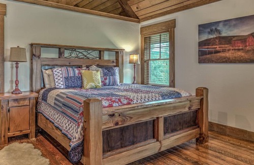 Morganton Cabin | Secluded Serenity- Breathtaking Views | Master on Main | Outdoor Fireplace with TV