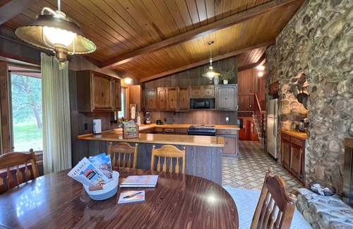 Custer House | Secluded Setting On French Creek In The Southern Black Hills