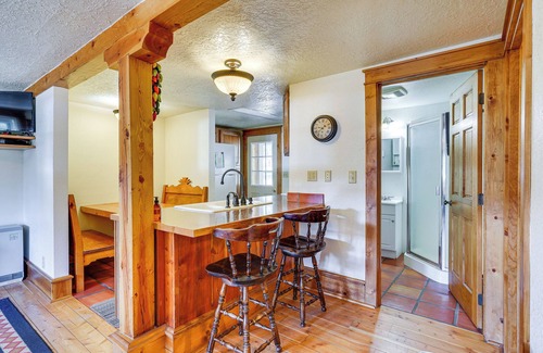 Weston Cabin | Secluded Stonewall Cabin w/Mountain View!