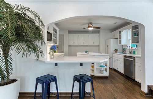 Northeast Virginia Beach Cottage | Secluded, stunning 🌊water views 1 mi from beach🏝️☀️