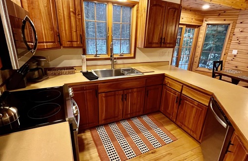 Tustin Cabin | Secluded Tustin Cabin with Fire Pit and Hiking Trails