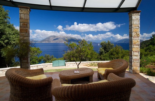 Aetos Villa | Secluded villa with breathtaking views