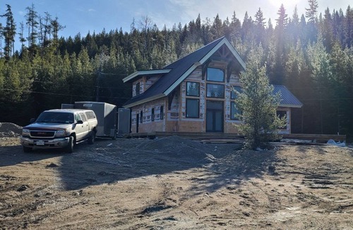 Okanagan-Similkameen Cabin | Secluded waterfront cabin on fishing lake!