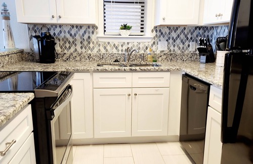Gulf Shores Condo | Secluded Waterfront Balcony Condo with STUNNING VIEWS!
