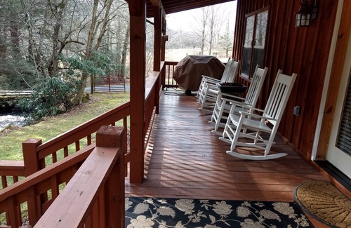 Damascus Cabin | Secluded with bold creek at 4000 elevation