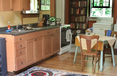 Athens Cottage | Secluded Wooded Setting 5 Minutes From Town