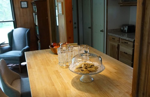 Dowagiac Cottage | Secluded Woods Edge Cottage in Dowagiac MI.
