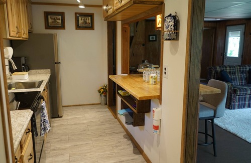 Dowagiac Cottage | Secluded Woods Edge Cottage in Dowagiac MI.