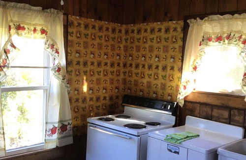 Cherokee Cabin | Secluded yet easy walk to casino