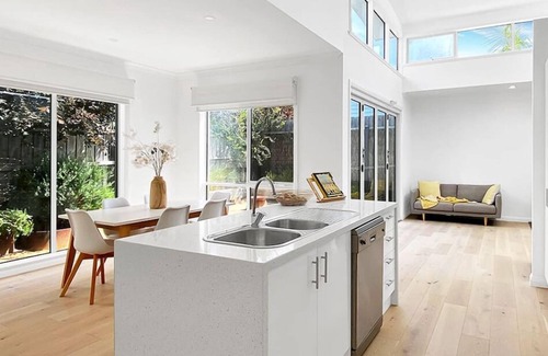 Inverloch Apartment | Seclusion in The Crescent