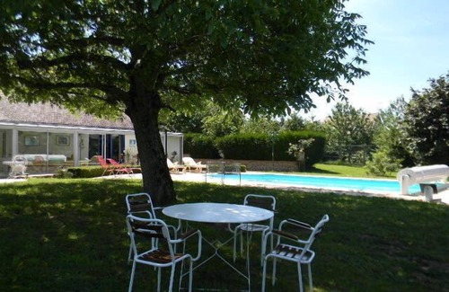 Dry House | Second family residence with heated pool, 40 minutes from Chambord.