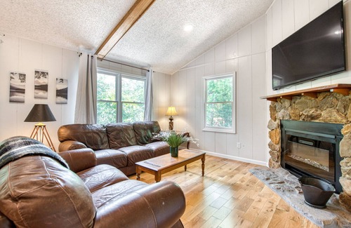 Lake Junaluska Apartment | Second-floor escape with wraparound deck, pool, tennis, pickleball & golf