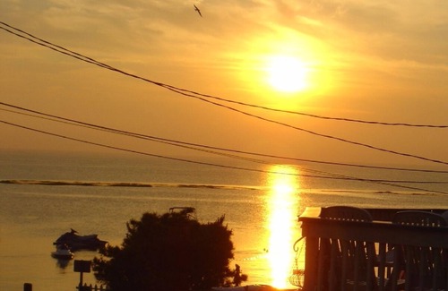 North Beach Haven House | Second Floor, Fantastic Water Views, Bay Beach, Pet Friendly.