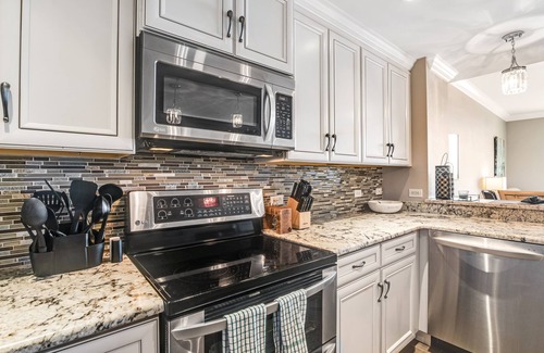 Ono Island House | Second-floor oceanfront condo with shared pool, ocean view, fast WiFi, & W/D