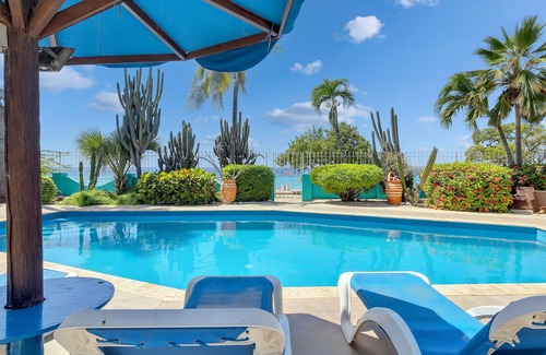 Playa Pabou Apartment | Second floor oceanfront apartments in the center of Kralendijk!