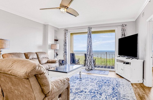 Palm Coast Condo | Second floor oceanfront condo with pool & hot tub, central AC, and washer/dryer
