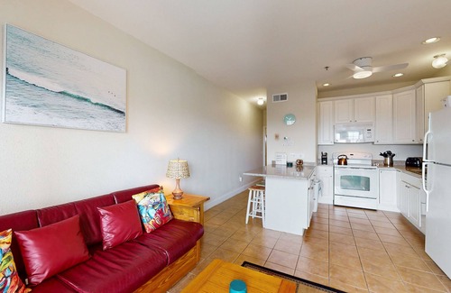 Hatteras Condo | Second-floor oceanfront condo with ocean view, pool, & central AC