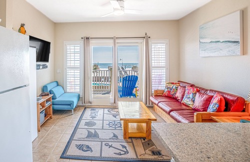 Hatteras Condo | Second-floor oceanfront condo with ocean view, pool, & central AC