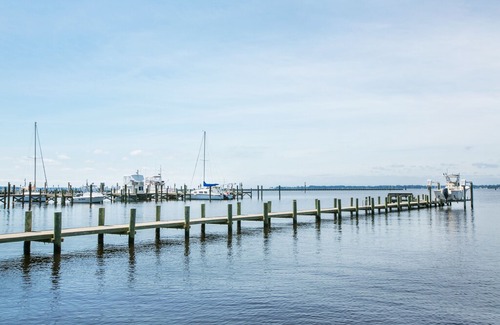 Belhaven House | Second Wind: Waterfront Home Downtown Belhaven near River Forest Manor & Marina