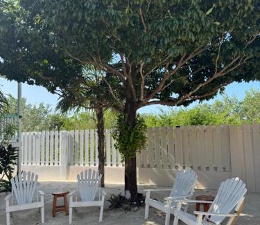San Pedro Bed & Breakfast | Secret Beach Cabanas