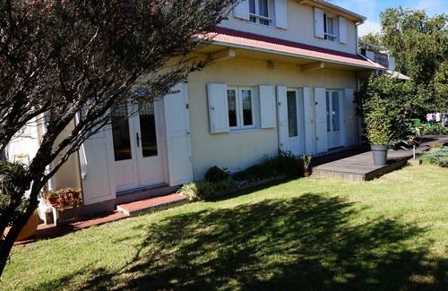 Le Tampon Apartment | SECRET GARDEN, bottom of villa classified 3 * all comfort at the Plaine des Cafres
