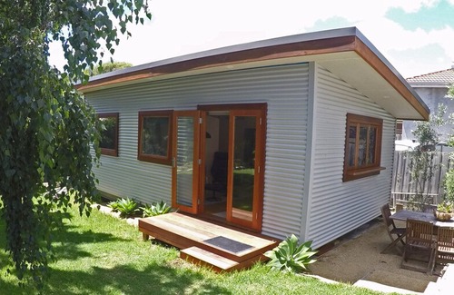 Rosebud Cabin | SECRET GARDEN Beach Cottage