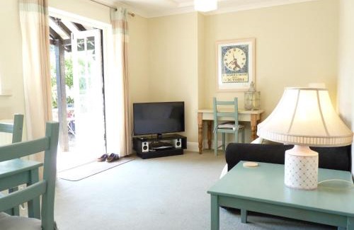 Eastbourne House | Secret Garden Hideaway For Adults