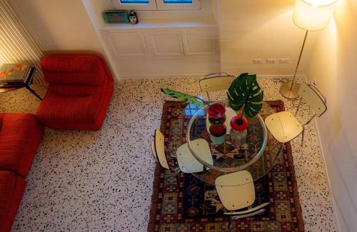 Isola Apartment | Secret garden in the heart of Isola