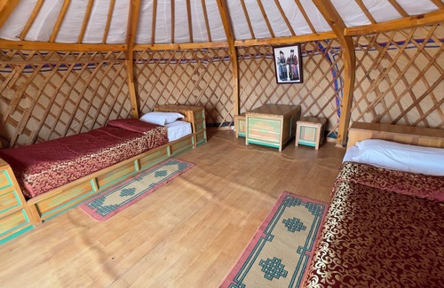 Dundgovi Hotel | Secret of Ongi