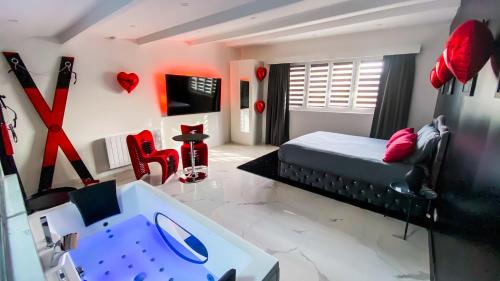 Bretigny-sur-Orge Apartment | SECRET SUITE "Mr Grey" - Jacuzzi privatif - Gare RER C - Proche Paris