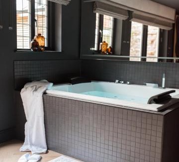 Lancaster Apartment | Secret Suites