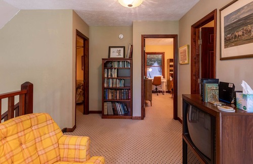 Boone House | Secretariat's Secret in Yonahlossee Saddle Club: Pet Friendly home with Hot Tub, 3 Acres & Piano