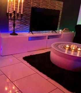 Vieux-Conde Apartment | Secretroom