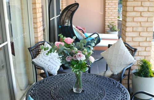 Encounter Bay House | 'Secrets of the Sea' - 3BR luxury home overlooking a lagoon with private beach